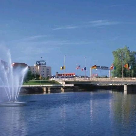 Le Central A - Tout Equipe - Centre-Ville Gare Монлюсон Екстер'єр фото